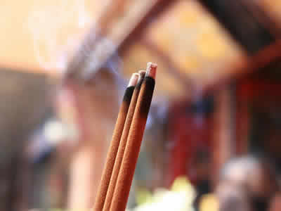 �������м�������Ե��				